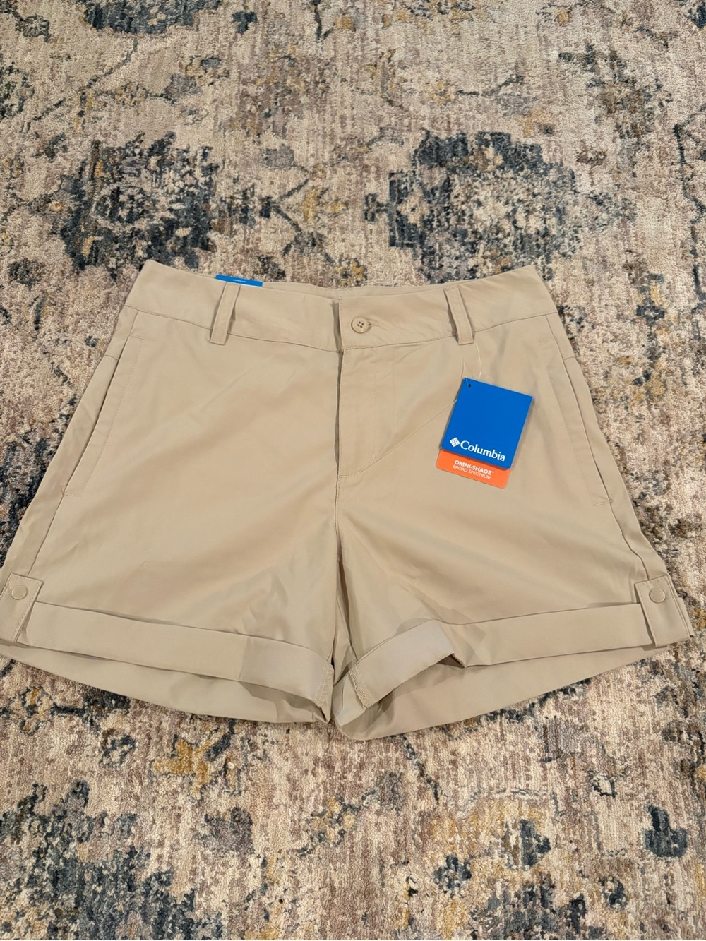 NWT Women's Columbia Silver Ridge Stretch 4”Shorts Sz 8 Beige Khaki UPF 50